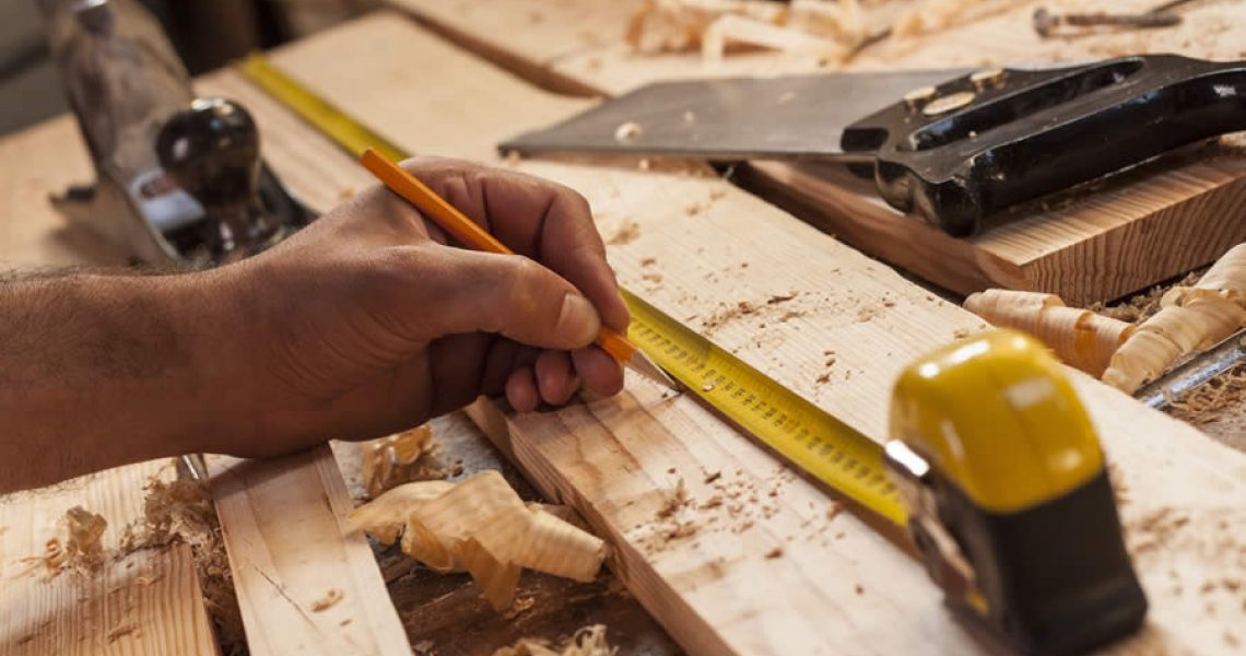 Bricolage : faire ou restaurer un meuble en bois